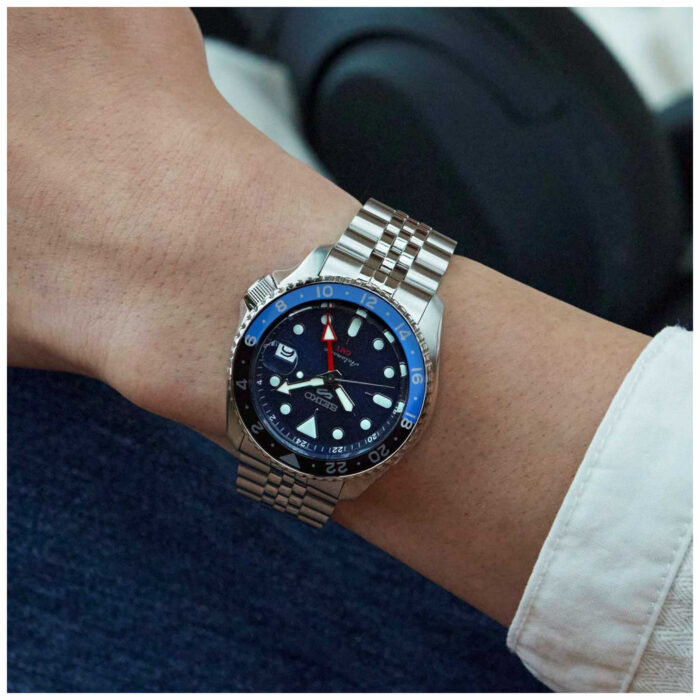 Seiko 5 Sports GMT SKX Automatic Blueberry Dial Silver Steel Strap Watch For Men - SSK003K1 - Image 7